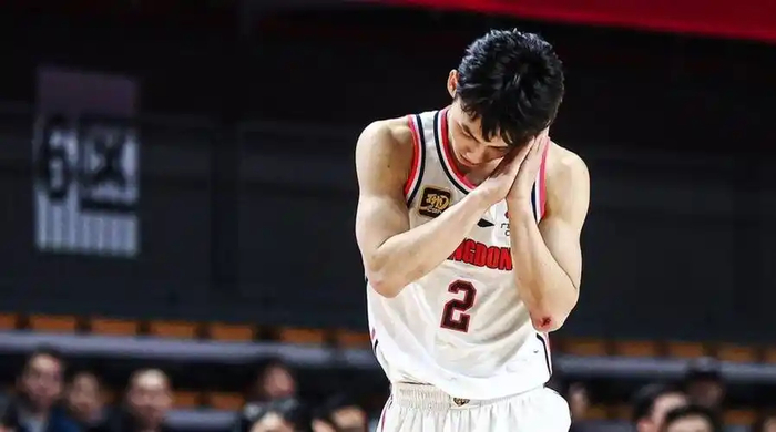 申请交易，徐杰离队？2换1，广东交易曝光，27岁，211，顶薪中锋|沈梓捷|广东男篮|杜锋|胡明轩|杜润旺_新浪体育_新浪新闻