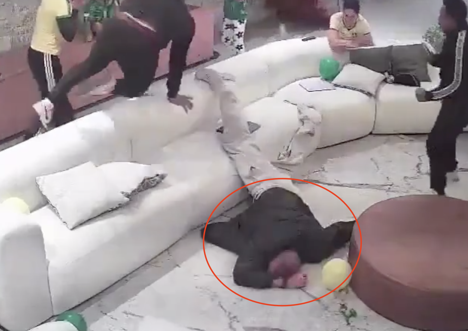 开云体育入口-吓人 38岁门神入选巴西队后激动到昏迷：趴在地上不动 家人没发现